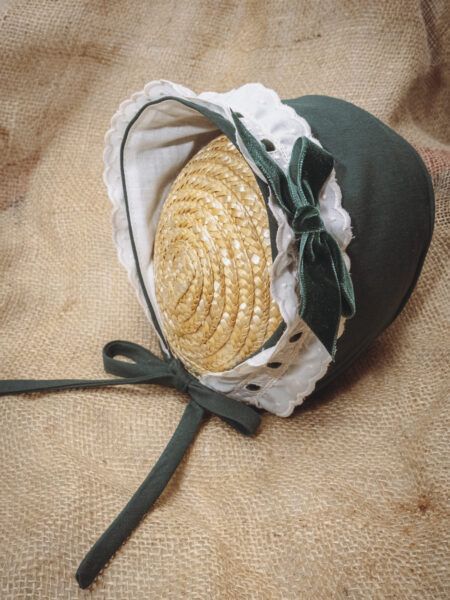 CAPOTA ESMERALDA CON PASACINTA BORDADO